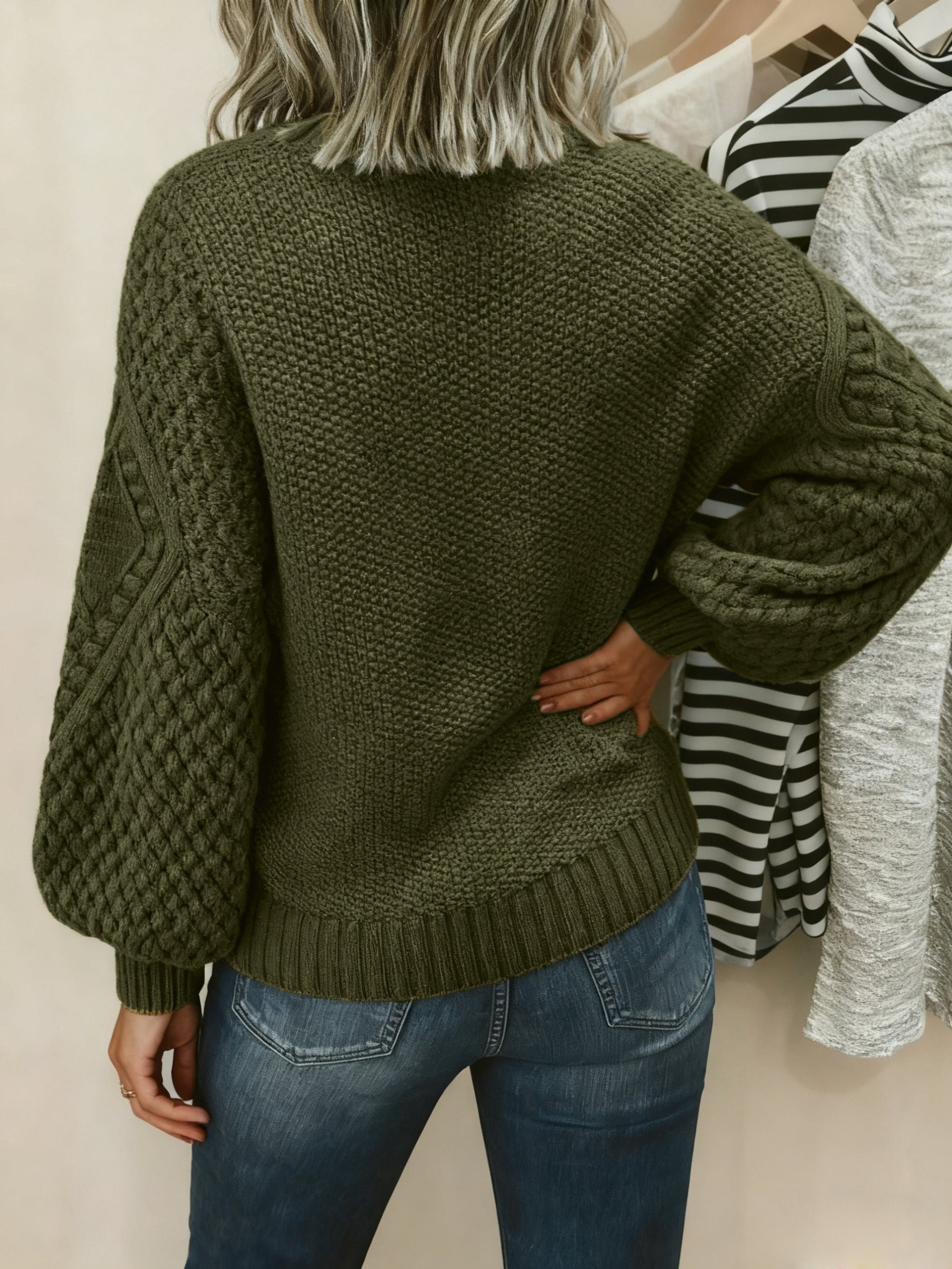 Suéter Casual Oversized Feminino Outono Inverno 2024 - Rosa Suave com Gola Redonda e Manga Longa Design Abajur, Ajuste Confortável para Tamanhos Grandes, Lavagem Manual, Estampa Texturizada, Tecido de Fio de Qualidade