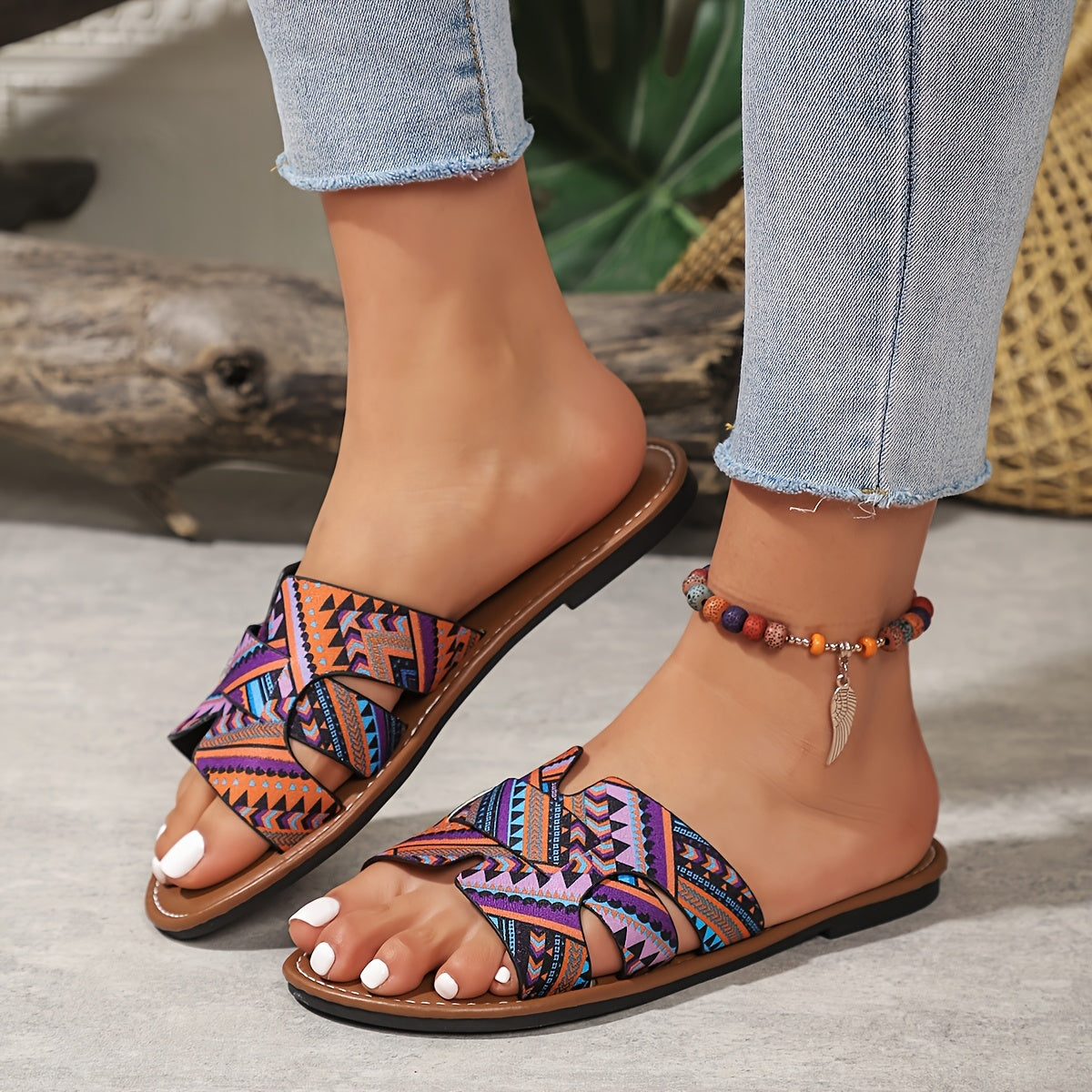 Sandálias de Verão Casuais para Mulheres - Elegantes Chinelos Planos de Dedo Aberto com Padrão Geométrico Vibrante, Cano Marrom e Sola de Borracha Preta, Perfeitas para a Praia ou Vestuário Casual, Calçado de Praia | Sandálias com Padrão Geométrico | Sandálias com Cano de Lona