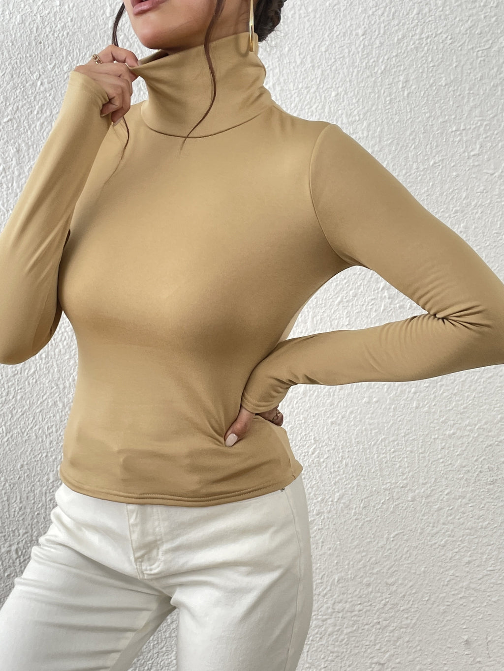 Top de corte alto de manga comprida para mulher - Mistura de poliéster preto elástico, corte casual chic com detalhe de botão, perfeito para outono/inverno, top casual chic|Estilo minimalista|Mistura de poliéster