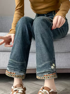 Calças de ganga de cintura alta para mulheres - Ajuste slim, perna reta, comprimento recortado, fecho de correr, calças de fim de semana casuais, uso casual | Calças de ganga bordadas | Botões decorativos, calças de cintura alta