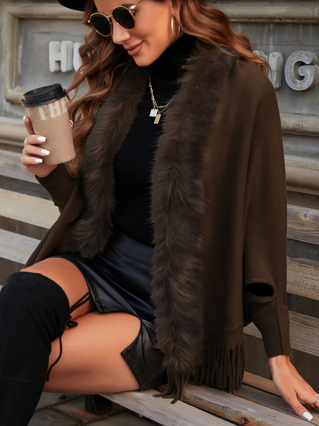 1pc Casaco Cardigan Poncho de Mulher com Gola de Pelo Sintético e Mangas Morcego | Cor Sólida com Borlas, Acabamento de Pelo Fofinho, Estilo Europeu Elegante, Casaco de Camisola Quente para Outono/Inverno, 70% Acrílico 30%, Lavar à Mão, Ideal para Deslocações e Uso Doméstico