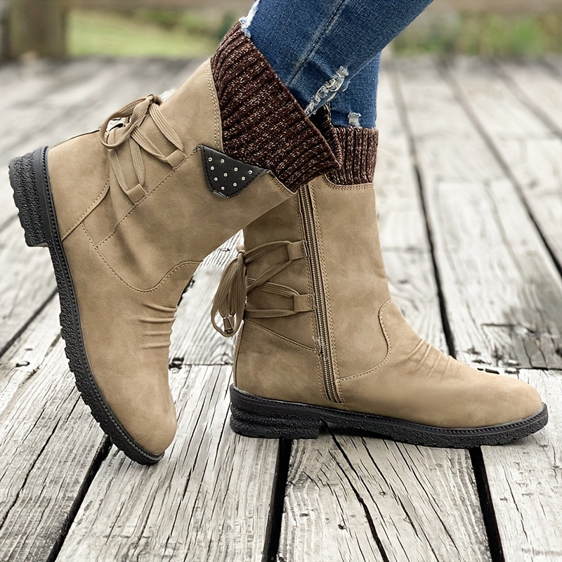 Botas Vintage Clássicas e Elegantes de Cano Médio. Design de Cano Elástico com Ajuste de Cadarço para Tamanhos Plus Size. Disponíveis em Várias Cores: Cinza, Preto, Caqui, Azul, Roxo. Botas de Cano Curto com Bico Redondo para o Outono, um Presente Adorável para Mulheres. Leves e Confortáveis para o