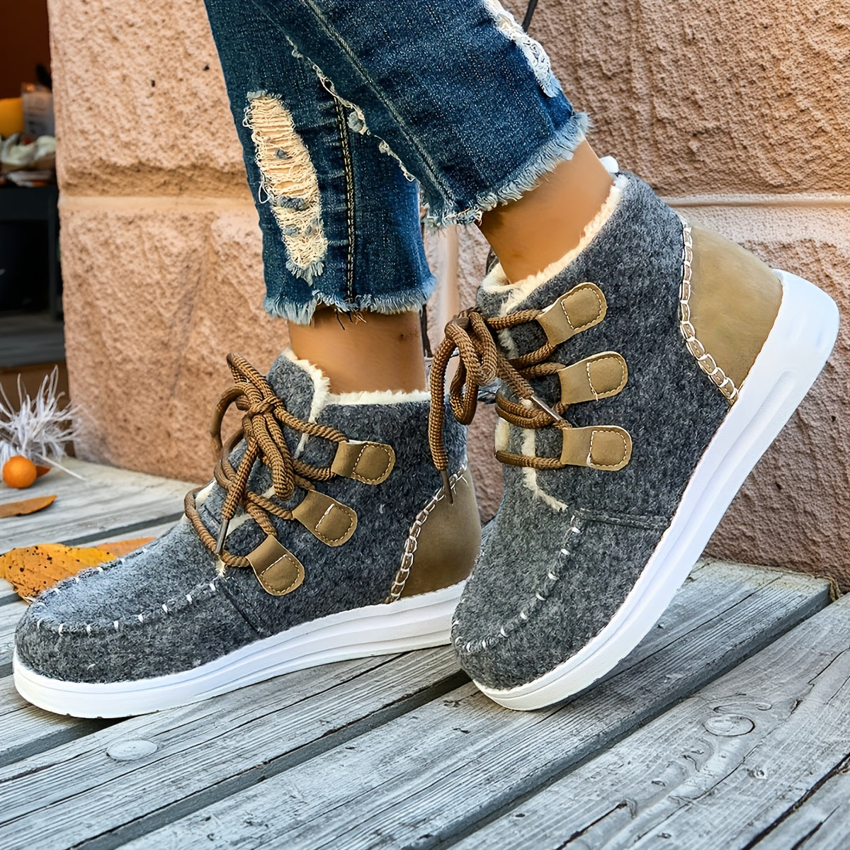 Botas de Inverno para Mulheres com Sola de Plataforma Grossa - Bege/ Botas de Cano Alto com Atacadores, Sola de EVA Antiderrapante para Clima Frio, Eventos Diários e Formais - Sapatos Quentes para as Estações de Outono e Inverno, Calçado de Estação, Design de Bico Redondo, Construção Durável, Mulheres Conscientes da Moda