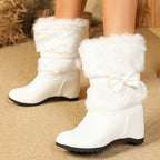 Botas de Inverno Acolchoadas para Mulheres - Botas Médias Confortáveis com Solado Grosso, Bico Redondo e Detalhe em Laço nas Cores Branco, Preto e Rosa - Perfeitas para o Clima Frio