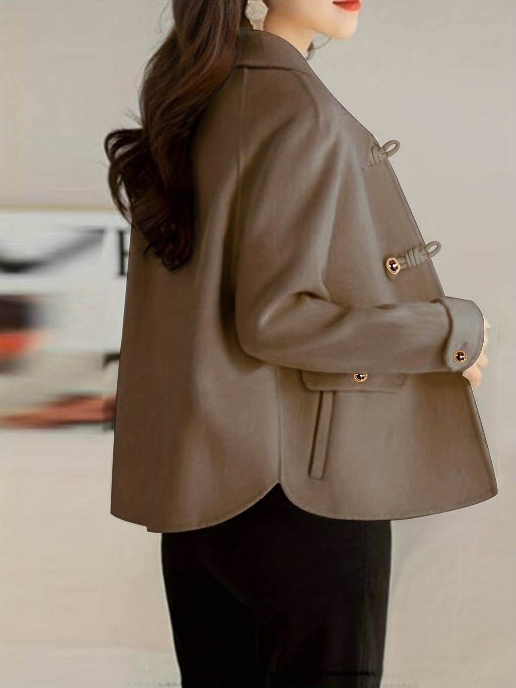 Jaqueta de Tweed Elegante com Botões de Pérola para Mulheres - Casaco com Gola e Entalhe, Bolso Estruturado, Blazer Solto para Uso em Todas as Estações, Casual a Profissional (Marrom/Bege/Preto) - Lavagem à Mão/Limpeza a Seco